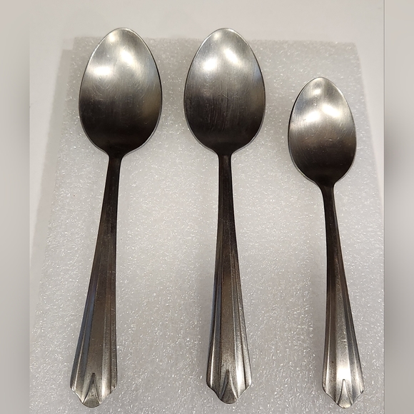 HB CO HBC1 PATTERN SOLID STAINLESS 2 SERVING SPOONS AND 1 TEASPOON - Picture 1 of 3